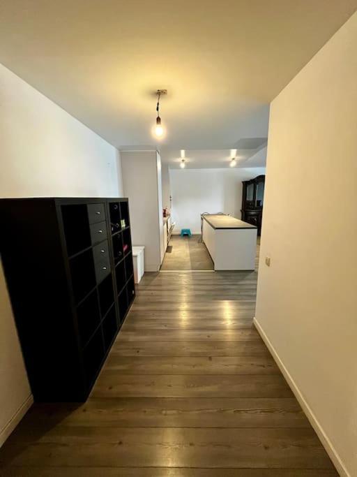 Big Apartment With Parking In Antwerp Exterior photo