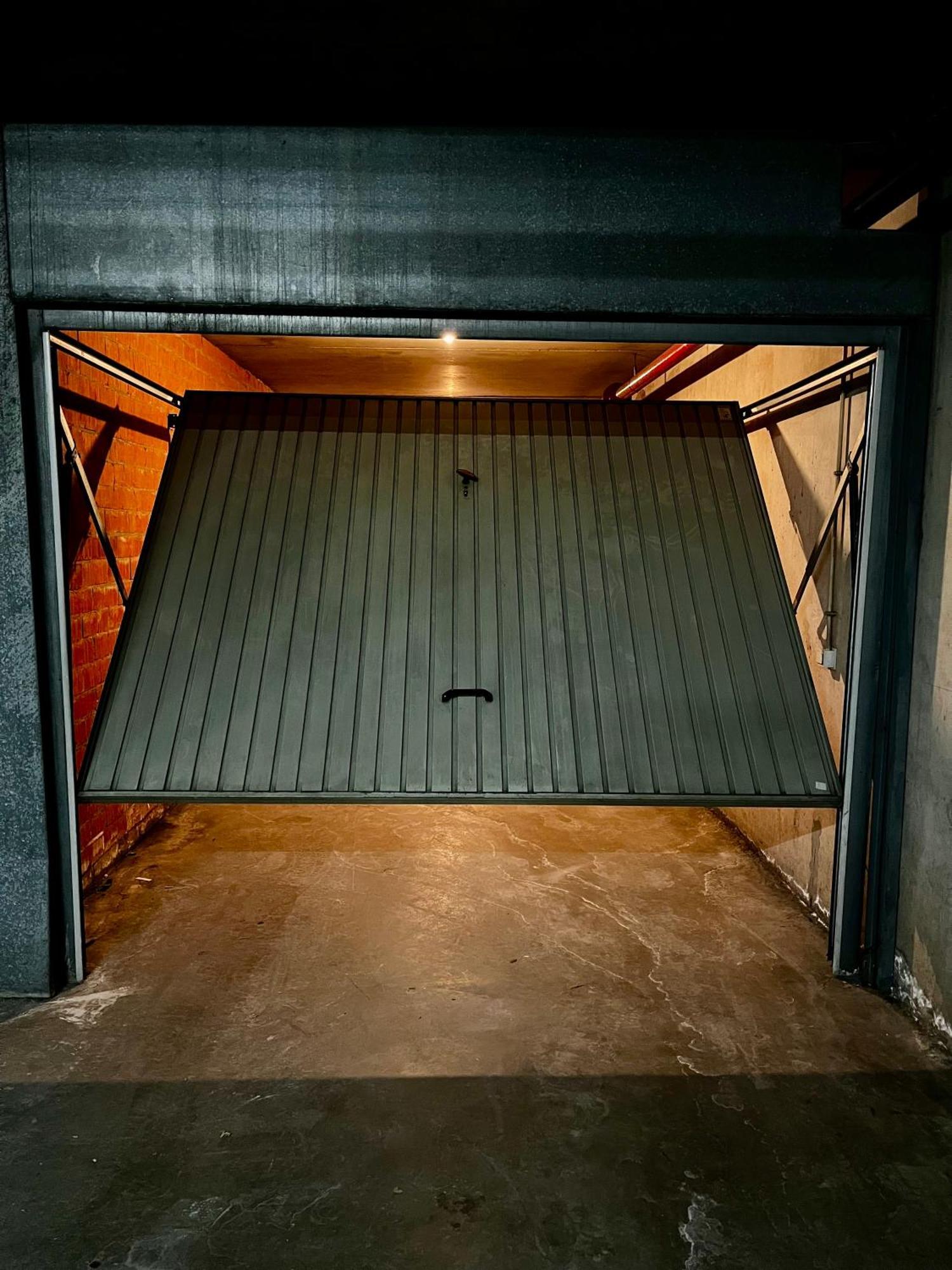Big Apartment With Parking In Antwerp Exterior photo